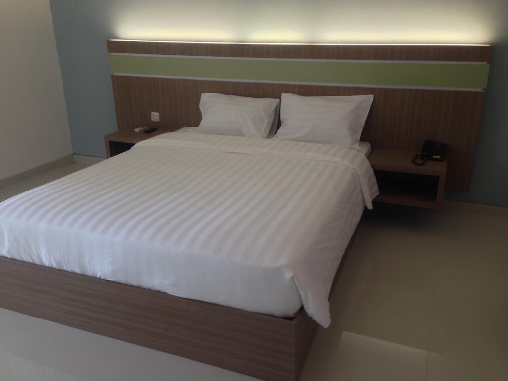 Rumah Cassa Guest House Surabaya Zimmer foto