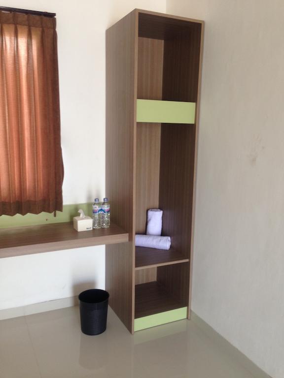 Rumah Cassa Guest House Surabaya Zimmer foto