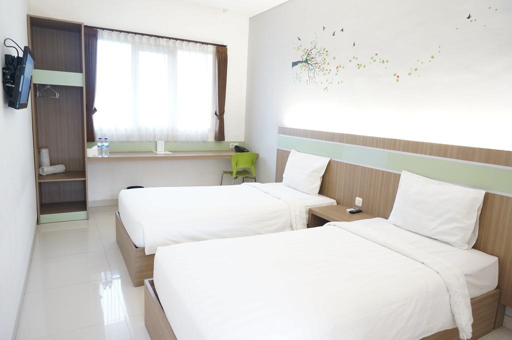 Rumah Cassa Guest House Surabaya Zimmer foto